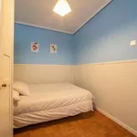 Rent a room of 150 m² in madrid