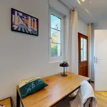 Rent a room of 407 m² in Créteil