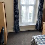 Rent 4 bedroom flat in Wales