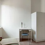 Rent a room in milan