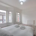 Rent 4 bedroom flat of 117 m² in Liverpool