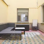 Rent a room of 220 m² in madrid