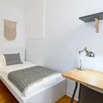 Rent a room of 120 m² in lisbon