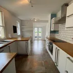 Rent 3 bedroom flat in South West England