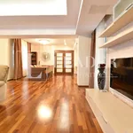 Rent 3 bedroom apartment of 150 m² in Bucuresti