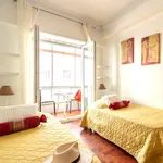 Rent a room of 75 m² in Lisboa