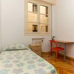 Rent a room of 150 m² in madrid