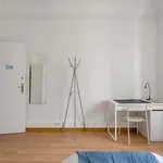 Rent a room of 369 m² in Lisboa