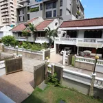 Rent 6 bedroom house in Bangkok