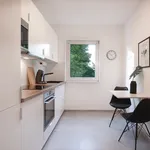 Rent 2 bedroom apartment of 90 m² in Dusseldorf