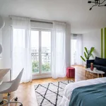 Rent a room in paris