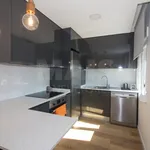 Rent 3 bedroom apartment of 51 m² in Lisbon