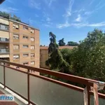 Affitto 4 camera appartamento di 72 m² in Bologna