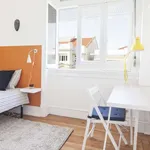 Rent a room of 120 m² in lisbon