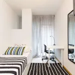 Rent a room of 140 m² in madrid