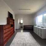 Rent 3 bedroom house of 818 m² in Moranbah