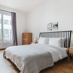 Appartement de 710 m² avec 1 chambre(s) en location à Paris