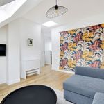 Rent 1 bedroom apartment of 250 m² in Paris