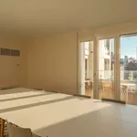 Rent 4 bedroom apartment of 40 m² in Milan