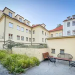 Pronajměte si 1 ložnic/e byt o rozloze 80 m² v Prague