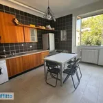 Rent 4 bedroom apartment of 90 m² in Bologna