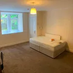 Rent 3 bedroom flat in Glasgow