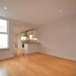 Rent 4 bedroom apartment in Reigate and Banstead