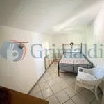 Rent 5 bedroom house of 130 m² in Roma