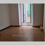 Appartement de 85 m² avec 4 chambre(s) en location à St