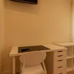 Rent a room of 117 m² in lisbon