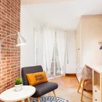 Rent 4 bedroom apartment in Barcelona