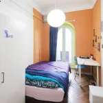 Rent a room of 250 m² in madrid