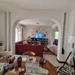 Rent 8 bedroom house of 300 m² in Quarto