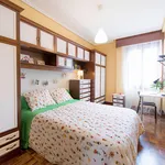 Rent 3 bedroom apartment in Bilbao