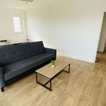 Appartement de 102 m² avec 6 chambre(s) en location à Poitiers