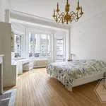 Appartement de 194 m² avec 6 chambre(s) en location à Paris