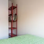 Rent a room of 200 m² in valencia