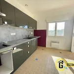 Appartement de 90 m² avec 4 chambre(s) en location à LORGUES