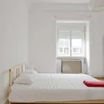 Rent a room of 200 m² in lisbon